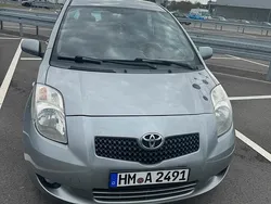 Silber Gebraucht 2007 Toyota Yaris Coupé | 1.350 € (Fairer Preis)