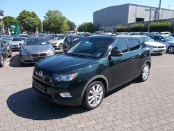 Grün Gebraucht 2017 Ssangyong Tivoli SUV | 12.600 € (Etwas zu teuer)