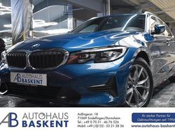 Blau Gebraucht 2021 BMW 320 Sport Line Kombi | 23.490 € (Fairer Preis)