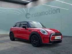 Rot Gebraucht 2021 Mini Cooper Classic Kleinwagen | 20.128 € (Etwas zu teuer)
