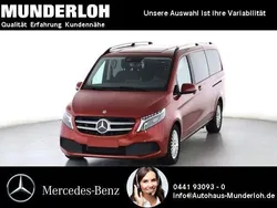 Hyazinthrot metallic Gebraucht 2024 Mercedes V220 Edition Van / Kleinbus | 57.900 € (Teuer)