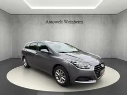 Blau Gebraucht 2015 Hyundai i40 Trend Kombi | 11.999 € (Fairer Preis)