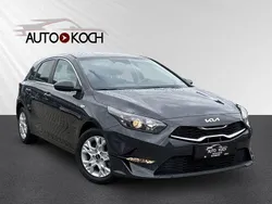 Grau Gebraucht 2024 Kia Ceed Vision Limousine | 22.590 € (Superpreis)