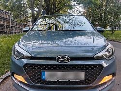 Blau Gebraucht 2018 Hyundai i20 Limousine | 10.000 € (Fairer Preis)