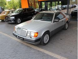 Silber Gebraucht 1988 Mercedes E300 Coupé | 28.890 €