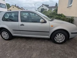 Silber Gebraucht 1999 VW Golf IV Kleinwagen | 1.400 € (Guter Preis)