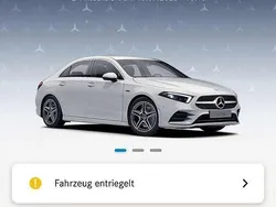 Weiß Gebraucht 2020 Mercedes A250 AMG line Limousine | 29.000 € (Teuer)