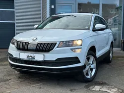 Weiß Gebraucht 2020 Skoda Karoq Ambition SUV | 15.900 € (Fairer Preis)