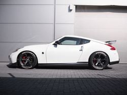 Weiß Gebraucht 2014 Nissan 370Z Nismo Coupé | 44.900 € (Etwas zu teuer)