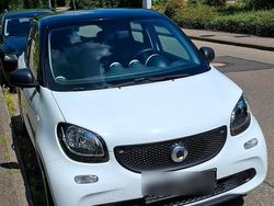 Weiß Gebraucht 2015 Smart ForFour Kleinwagen | 6.800 €