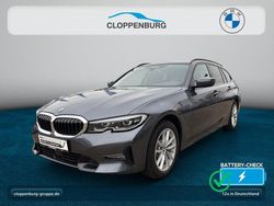 Grau Gebraucht 2020 BMW 330e Sport Line Kombi | 27.325 € (Fairer Preis)