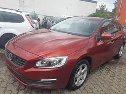 Rot Gebraucht 2016 Volvo V60 Kinetic Kombi | 8.990 € (Guter Preis)