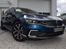 Aquamarinblau metallic Gebraucht 2022 VW Passat GTE Kombi | 24.999 € (Fairer Preis)