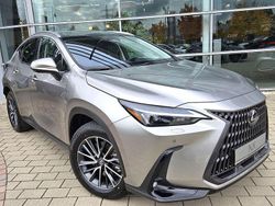 Titaniumsilber metallic Neu 2025 Lexus NX450h+ E-FOUR Executive Line SUV | 59.990 € (Etwas zu teuer)