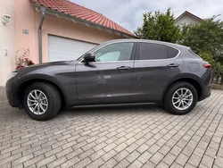 Grau Gebraucht 2020 Alfa Romeo Stelvio Lusso SUV | 28.700 € (Guter Preis)
