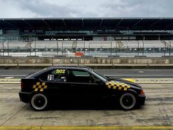 Schwarz Gebraucht 1998 BMW 323 Compact M Sport Kleinwagen | 14.200 €