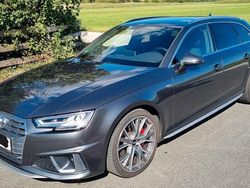 Grau Gebraucht 2019 Audi A4 Competition Kombi | 26.700 € (Guter Preis)
