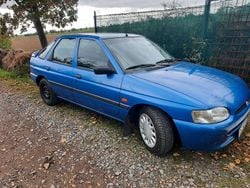 Blau Gebraucht 1997 Ford Escort Limousine | 2.300 € (Teuer)