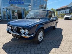 Dunkel blau Gebraucht 1976 Alfa Romeo Giulia Super Limousine | 16.500 €