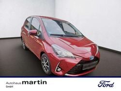 Rot Gebraucht 2019 Toyota Yaris Hybrid Team Limousine | 14.890 € (Guter Preis)