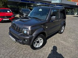 Grau Gebraucht 2013 Suzuki Jimny Style SUV | 15.490 € (Teuer)