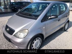 Silber Gebraucht 2000 Mercedes A140 Classic Limousine | 3.950 €