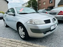 Grau Gebraucht 2005 Renault Mégane Cabriolet Dynamique Cabrio | 2.650 € (Fairer Preis)