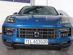 Blau Neu 2024 Porsche Cayenne SUV | 119.889 €