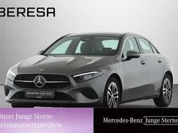 Grau Gebraucht 2024 Mercedes A200 Progressive Limousine | 29.745 € (Fairer Preis)