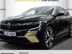 Black pearlschwarz metallic, dolomitgrau Gebraucht 2023 Renault Mégane Iconic Limousine | 39.990 € (Teuer)