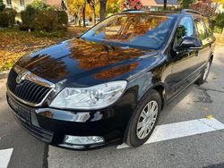 Schwarz Gebraucht 2010 Skoda Octavia Ambiente Kombi | 2.499 €