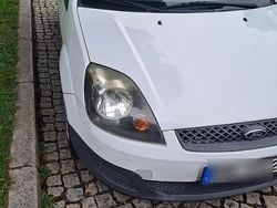 Weiß Gebraucht 2006 Ford Fiesta Kleinwagen | 1.100 € (Superpreis)