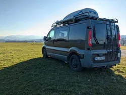 Schwarz Gebraucht 2009 Opel Vivaro Van | 14.400 €