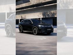 Schwarz (grenadillschwarz metallic) Neu 2025 VW T-Roc R-line SUV | 39.235 €