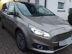 Grau Gebraucht 2019 Ford S-MAX Titanium Van / Kleinbus | 29.500 € (Etwas zu teuer)