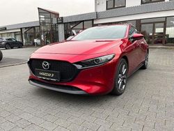 Magmarot (metallic) Gebraucht 2022 Mazda 3 Selection Limousine | 19.890 € (Fairer Preis)