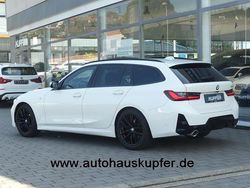 Weiß Gebraucht 2024 BMW 320 Performance Limousine | 38.900 € (Fairer Preis)