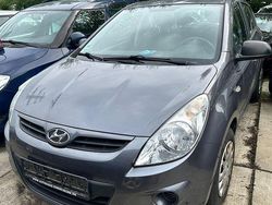 Grau Gebraucht 2012 Hyundai i20 Classic Limousine | 2.500 € (Superpreis)