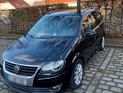 Schwarz Gebraucht 2009 VW Touran Van / Kleinbus | 5.650 € (Etwas zu teuer)