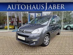 Grau Gebraucht 2016 Citroën Berlingo SELECTION Van / Kleinbus | 14.989 €