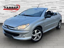 Grau Gebraucht 2003 Peugeot 206 CC Platinum Cabrio | 2.250 € (Fairer Preis)