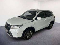 Savannah ivory metallic / cosm Gebraucht 2024 Suzuki Vitara Comfort SUV | 24.990 € (Fairer Preis)