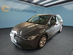Grau Gebraucht 2022 VW Golf VIII Kleinwagen | 23.349 € (Guter Preis)