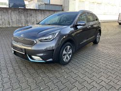 Grau Gebraucht 2018 Kia Niro Spirit SUV | 13.950 € (Fairer Preis)