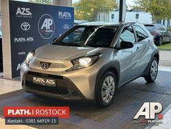 Silber Gebraucht 2022 Toyota Aygo X-play Kleinwagen | 15.990 € (Etwas zu teuer)
