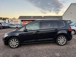 Schwarz Gebraucht 2016 VW Touran Highline Van / Kleinbus | 14.900 € (Superpreis)