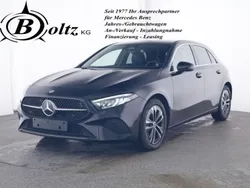 Kosmosschwarz (metallic) Gebraucht 2024 Mercedes A180 Limousine | 28.899 € (Fairer Preis)