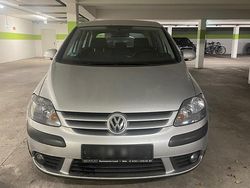 Silber Gebraucht 2005 VW Golf V Limousine | 2.000 €