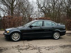 Schwarz Gebraucht 2001 BMW 325 Limousine | 5.400 € (Etwas zu teuer)