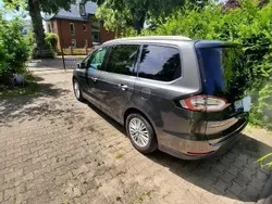 Grau Gebraucht 2017 Ford Galaxy Van / Kleinbus | 16.000 € (Superpreis)